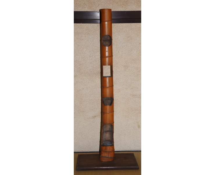 井上關右衛門宗次鍾愛的花器